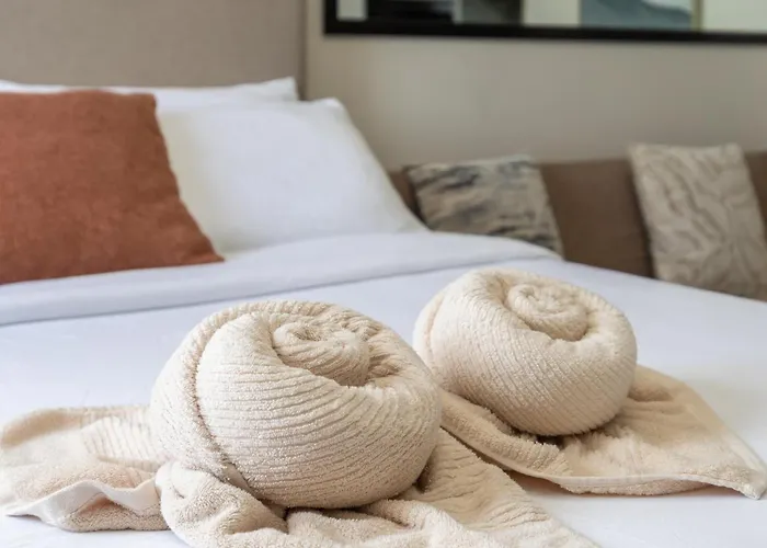 Apartment Rn Modern Near It Park, Gym & Pool *