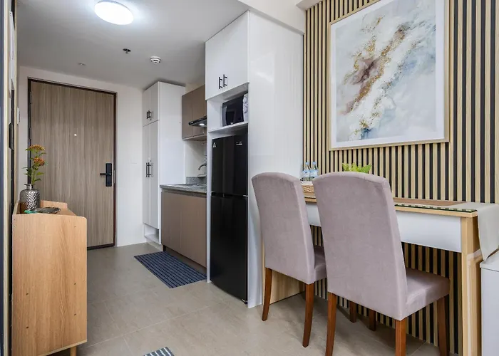 Rn Modern Near It Park, Gym & Pool Apartment *